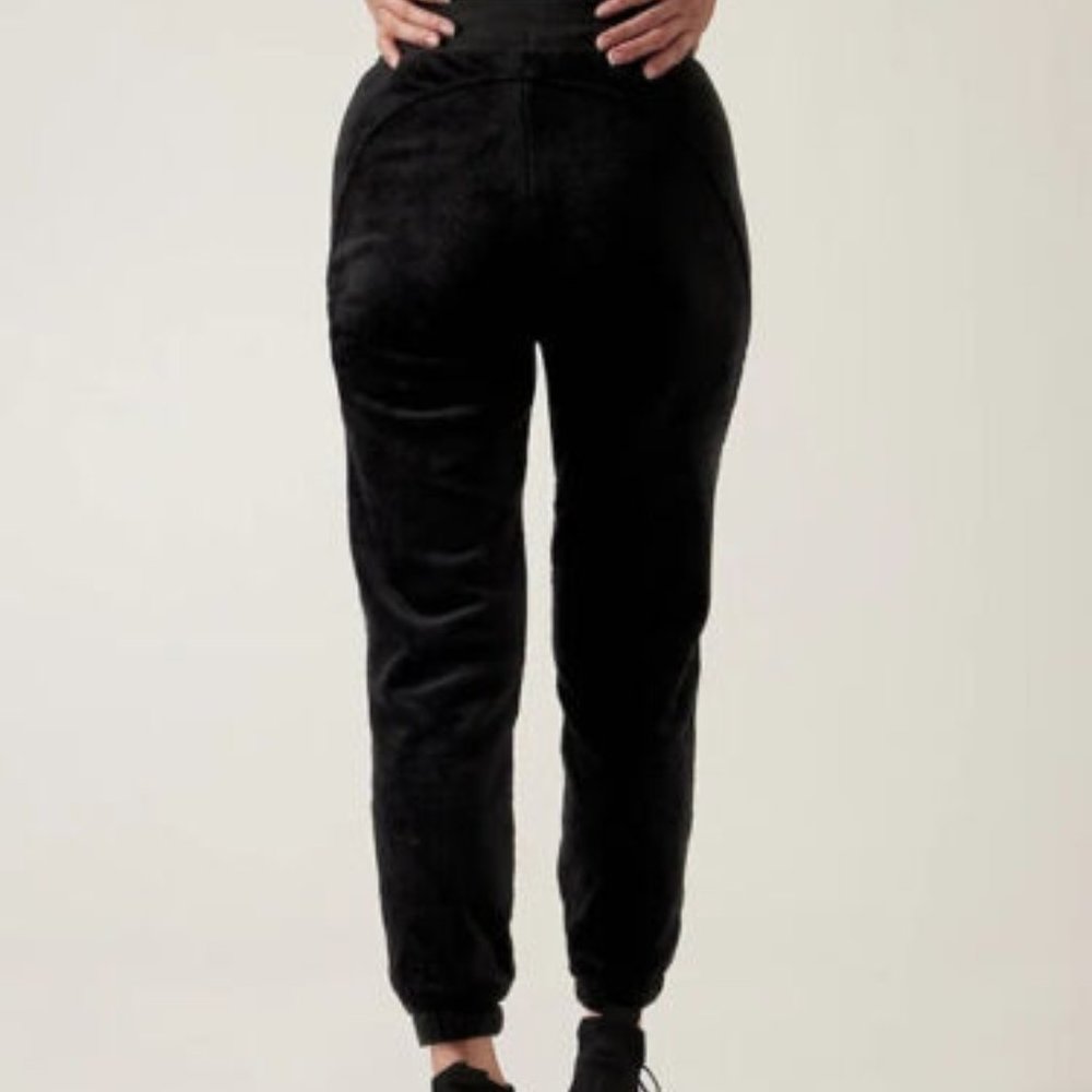 $98 Athleta Cozy Karma Recover Jogger Size Small Black - Picture 2 of 5